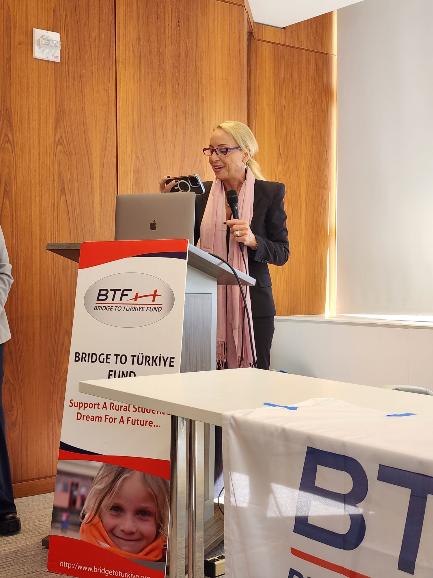 Kurucu Yönetim Kurulu Başkanımız Zehra Öney temsiliyetinde Derneğimiz, Birleşmiş Milletler Kadının Statüsü Komisyonu programında Bridge To Türkiye Fund’ın ev sahipliği yaptığı oturumla ilk kez UN’de yer aldı!